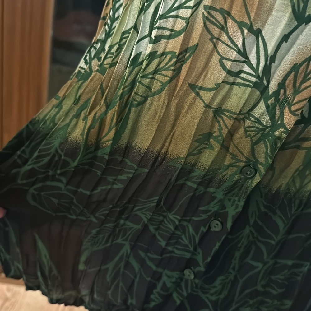 Sunny Leigh Green and Yellow Leaf Print Blouse - Picture 3 of 8